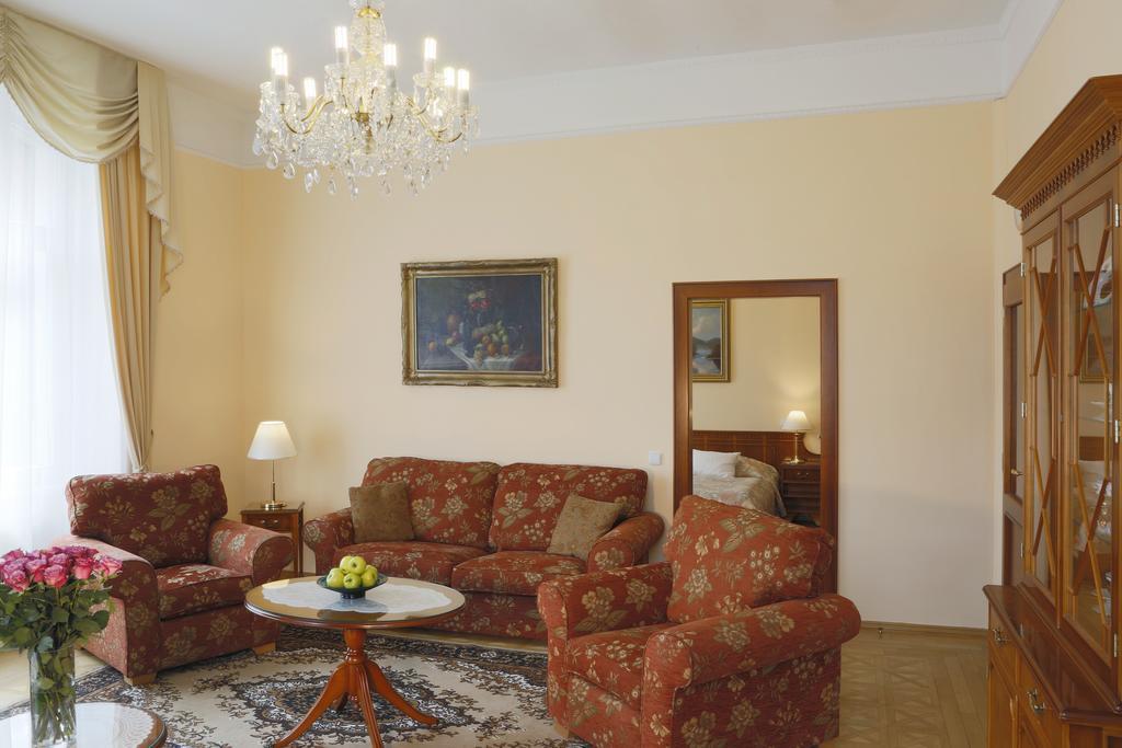 Bristol Kralovska Vila Karlovy Vary Ruang foto