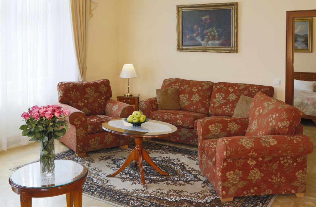 Bristol Kralovska Vila Karlovy Vary Ruang foto